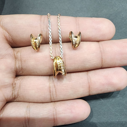 "Majestic Bloom Diamond Pendant Sets