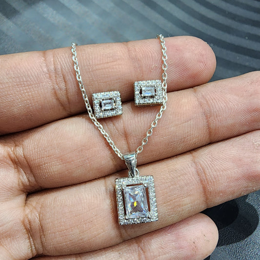 "Royal Majesty Diamond Pendant Set"