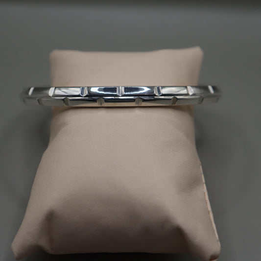 Lustrous Titan Men's Silver 925 Bracelet