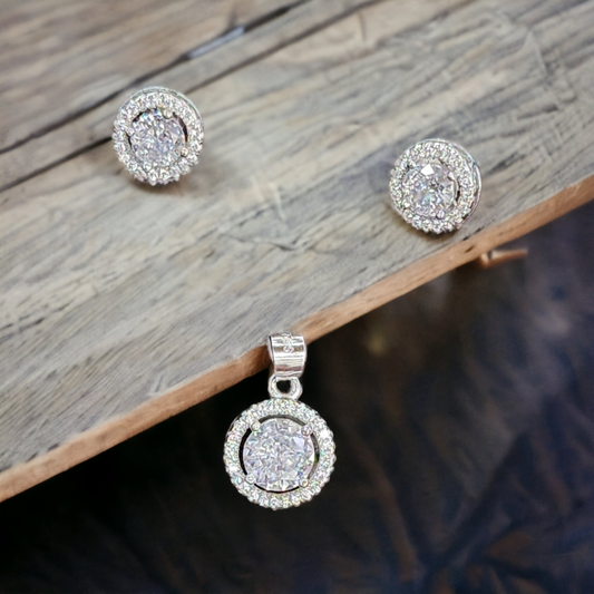 "Serenity Sparkle: Circle Diamond Silver Pendant Set"