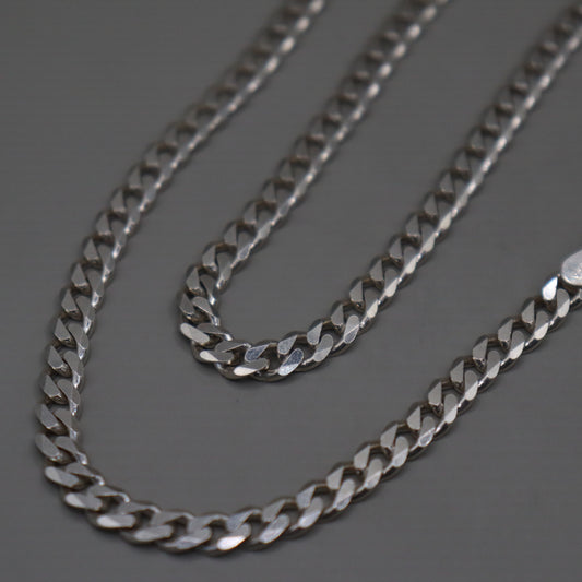 "Silver Stingray Pendant Chain"