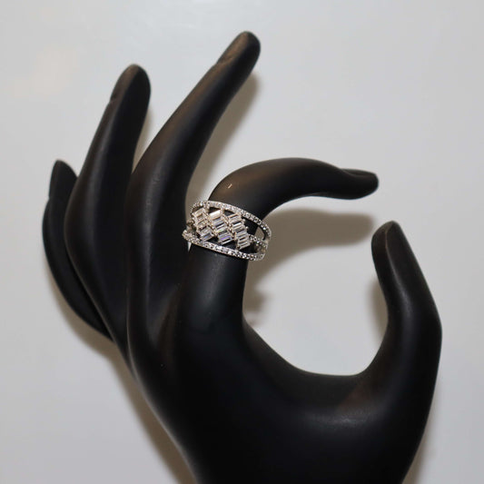 Regal glamour" - Italian Diamond Ring